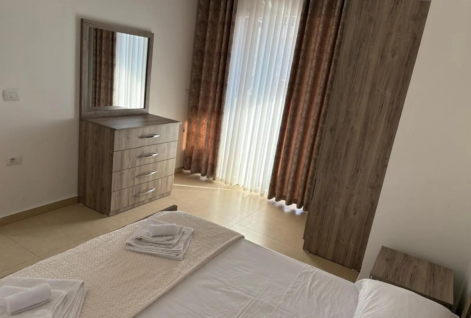 Megan Residence - Floor 3 Shengjin Aparthotel